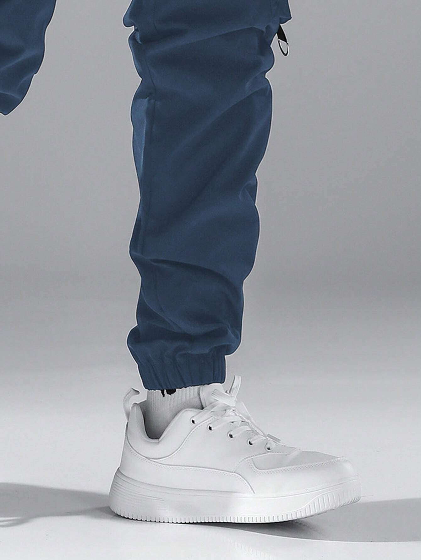 Manfinity Hypemode Loose Fit Men'S Cargo Pants with Flap Pockets, Side Drawstring and Elastic Waist, for Fall