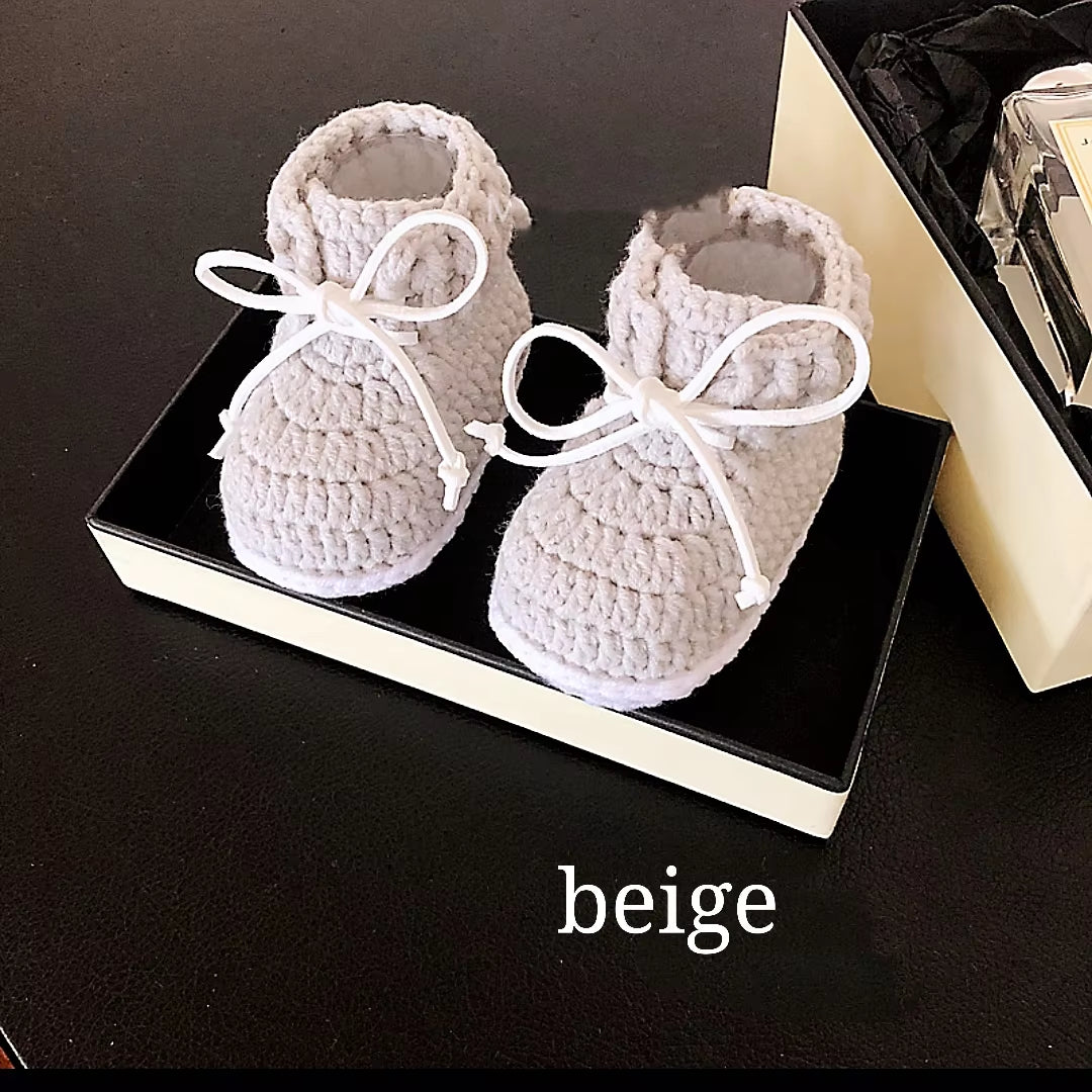 0-1 Year Old Baby Shoes Hand Woven Woollen Lace Shoes,Soft Bottom, High Shoes, Spring and Autumn Money.